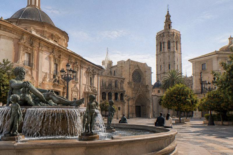 Spain Free Tours Essentials, Bilingual